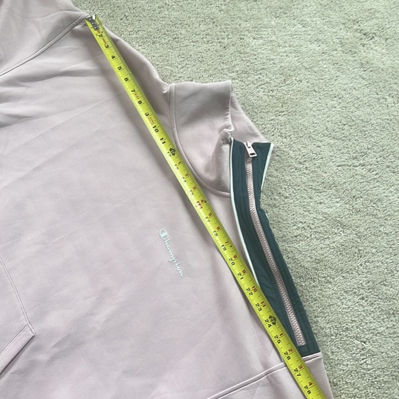 Champion Pullover - Picture 9 of 11